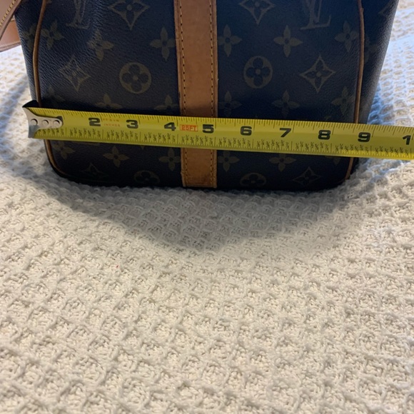 Authentic Louis Vuitton Keepall 50 Bandouliere - Picture 5 of 16